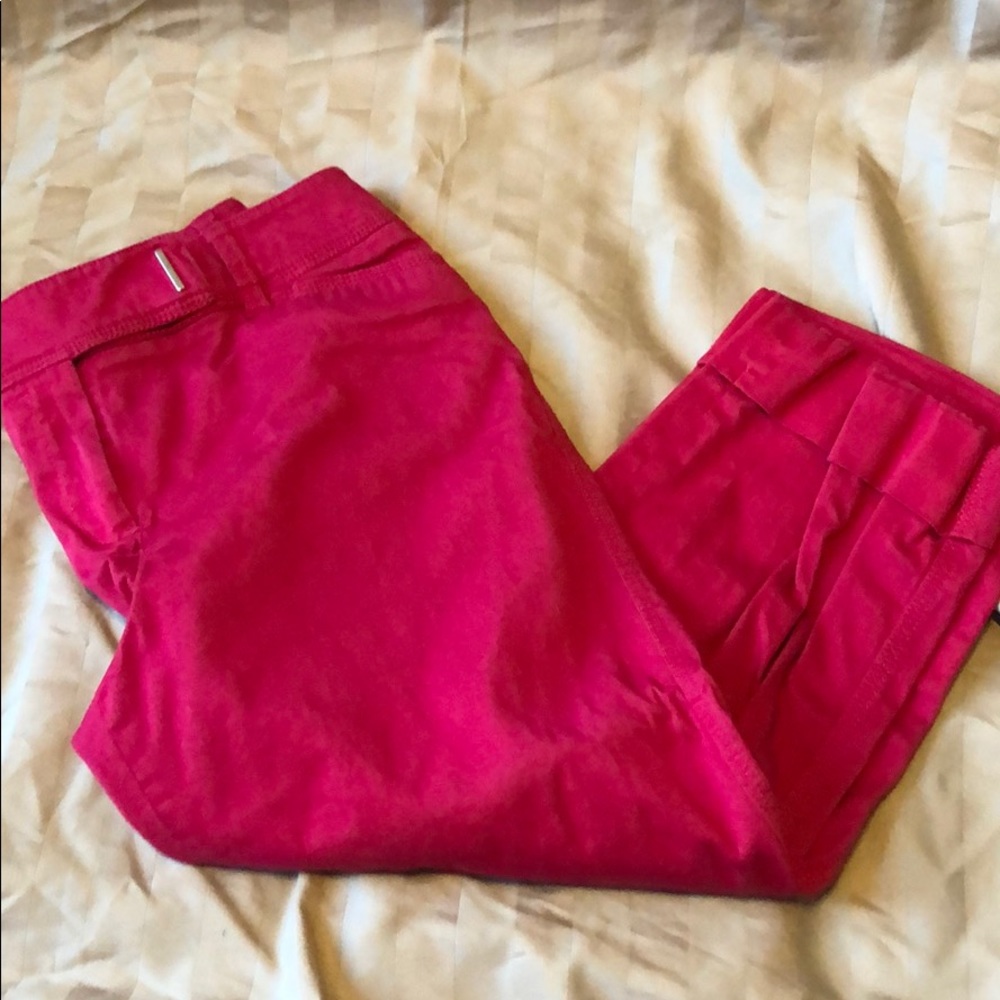 New Directions pink Capri pants size 10